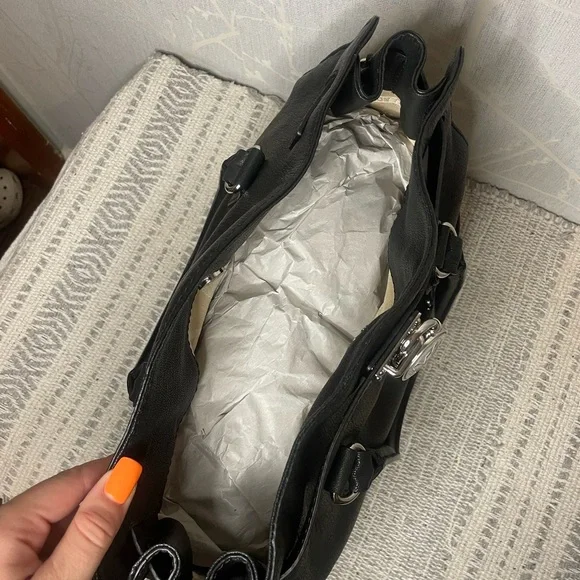 BRAND NEW!!!! Michael Kors Tote Bag - Picture 7 of 9